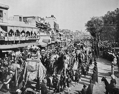 The Procession turning at the end of Chadni Chawk st.