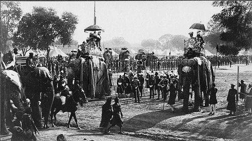 The Retainers at the saluting point, leaving towards their camps